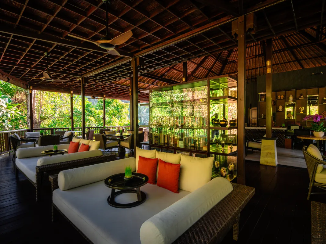 HGOB Spa Lobby Sofa